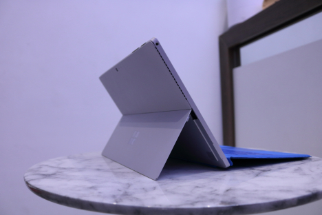 Surface Pro 4 ( i7/8GB/256GB ) + Type Cover 5